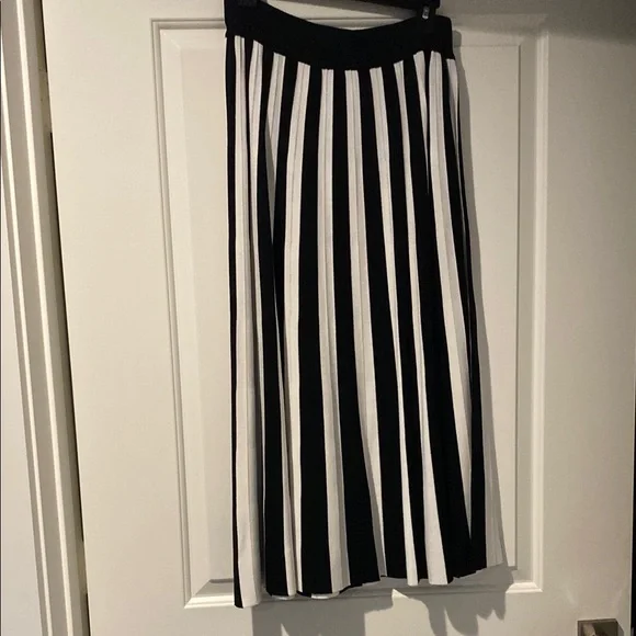 Black and White Striped midi knit Women's Skirt - Picture 1 of 3